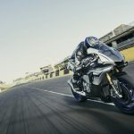 2016_YAM_YZF1000R1SPL_EU_BWM2_ACT_003