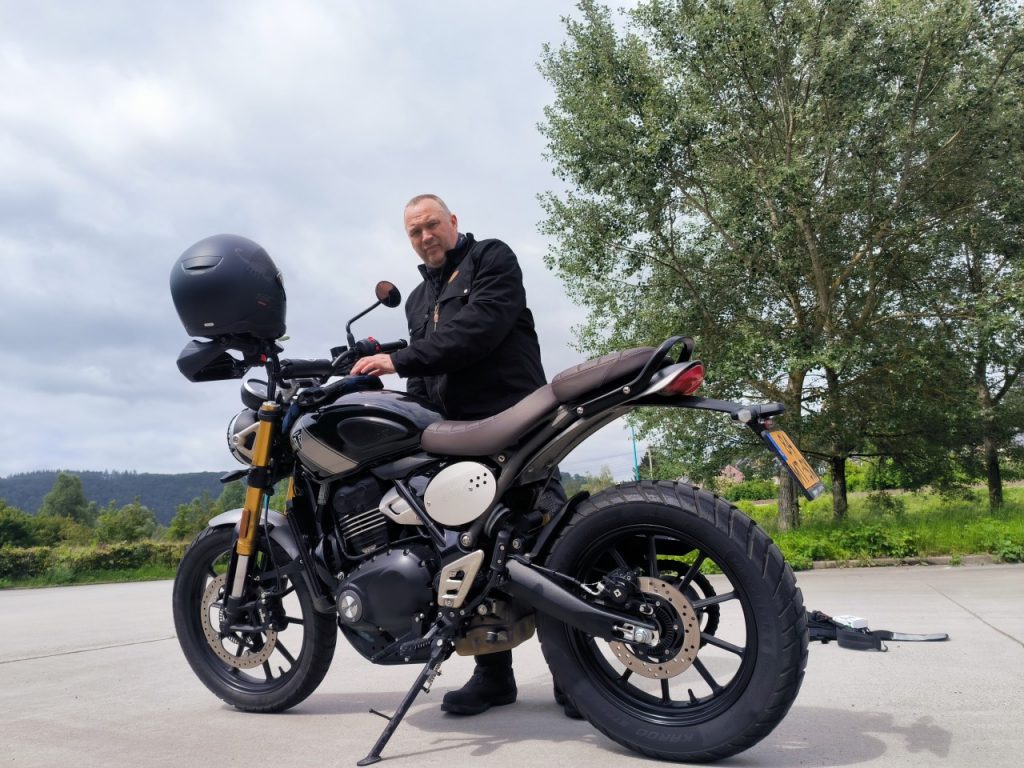 Le fun et le charme en Triumph Scrambler 400X