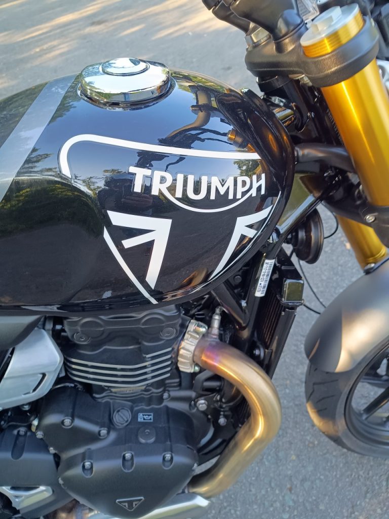 Triumph Speed 400, Petite boule de nerf.