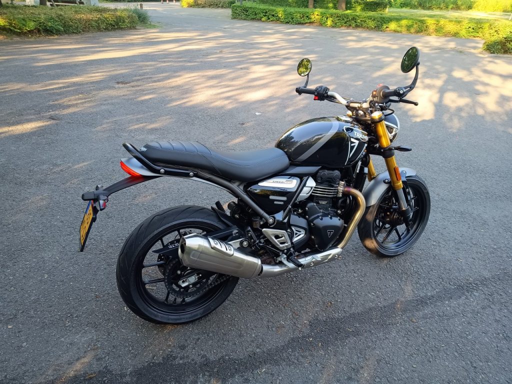 Triumph Speed 400, Petite boule de nerf.