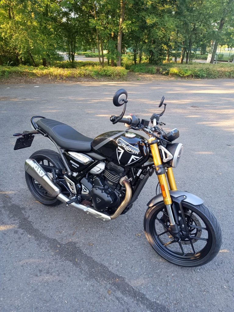 Triumph Speed 400, Petite boule de nerf.