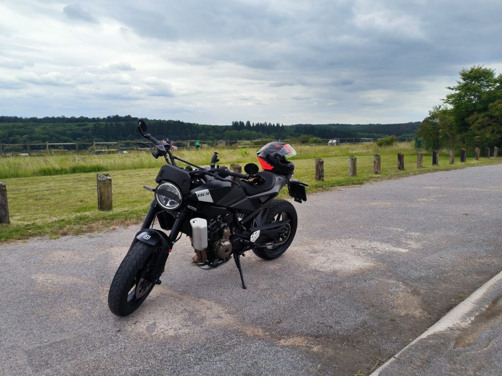 Husqvarna Svartpilen 801, l&rsquo;éclate à l&rsquo;état pur