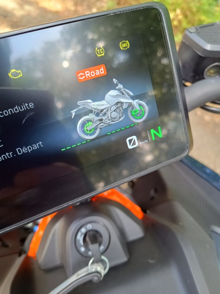 KTM 390 Duke, toujours là !