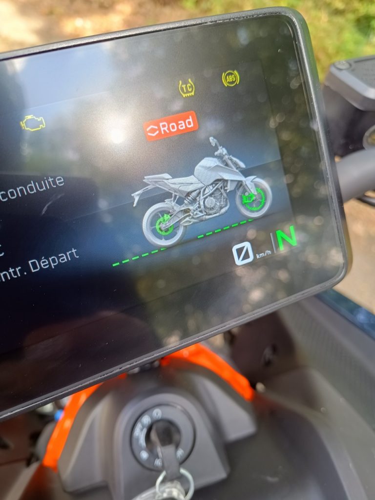 KTM 390 Duke, toujours là !