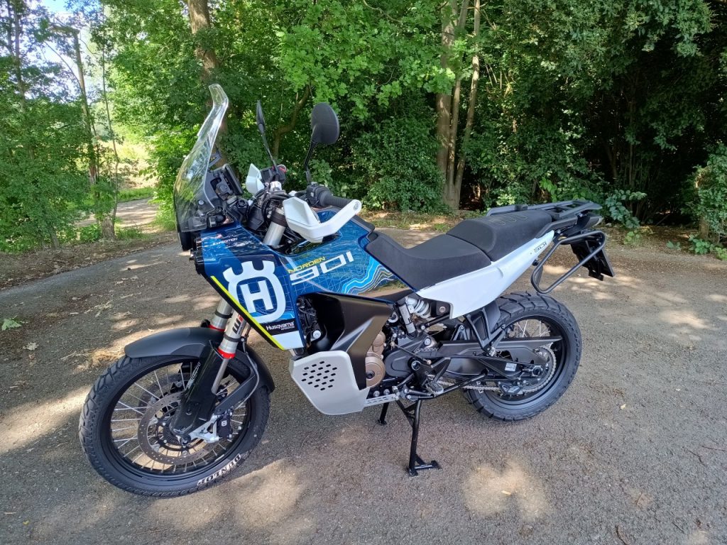 Husqvarna Norden 901 Expedition, haute Voltige.