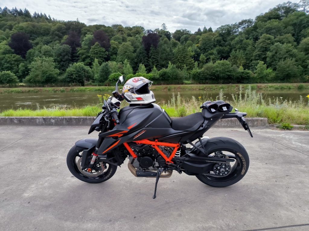 KTM Super Duke 1390 R la bête, vraiment ?