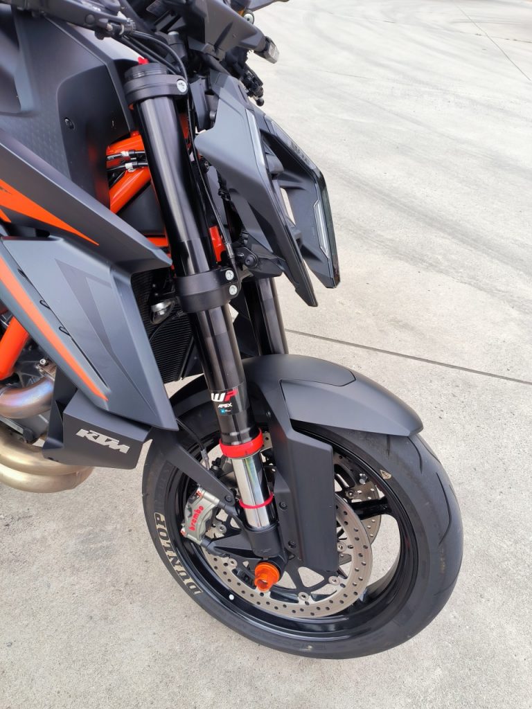 KTM Super Duke 1390 R la bête, vraiment ?