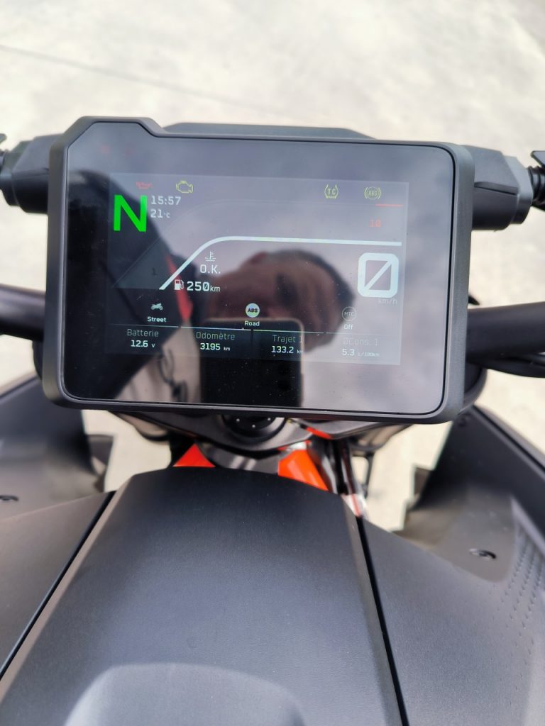 KTM Super Duke 1390 R la bête, vraiment ?