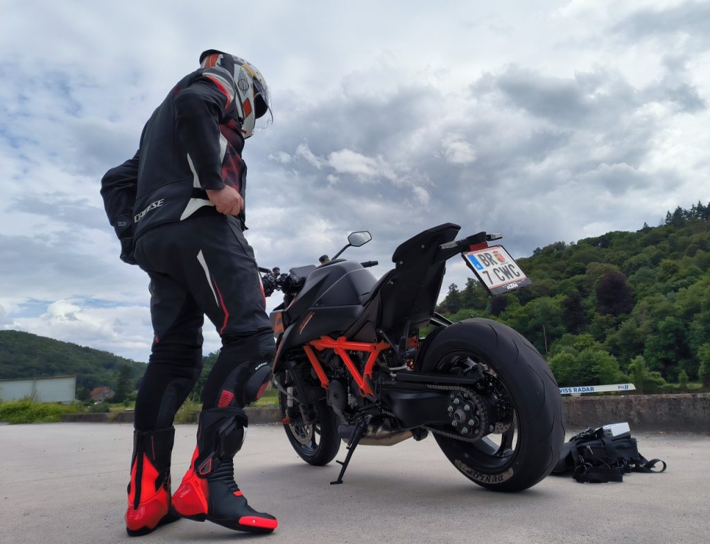 Dainese Avro 5 un cuir pour le sportif quotidien