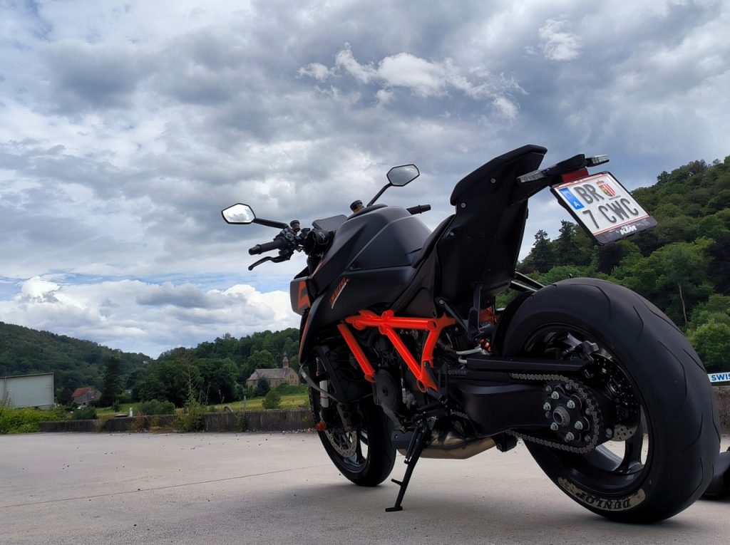 KTM Super Duke 1390 R la bête, vraiment ?