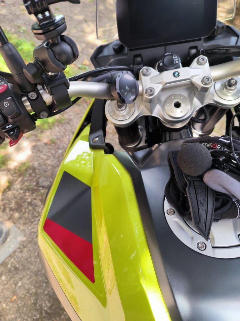 Une surprenante BMW F900GS amusante et polyvalente