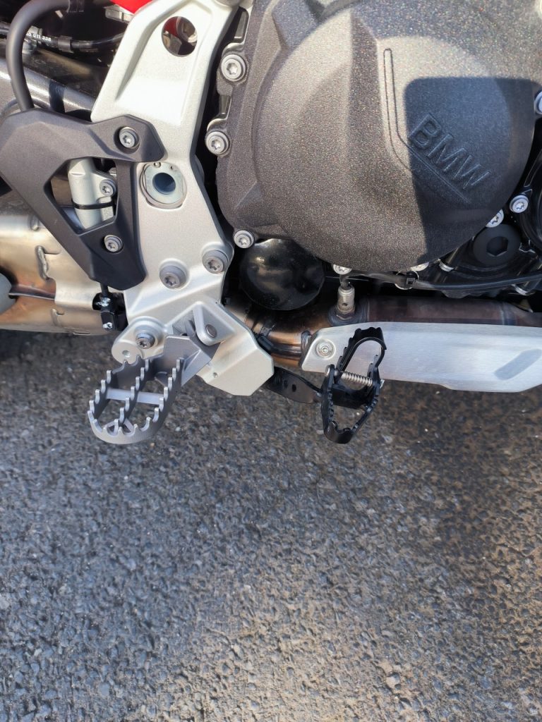 Une surprenante BMW F900GS amusante et polyvalente