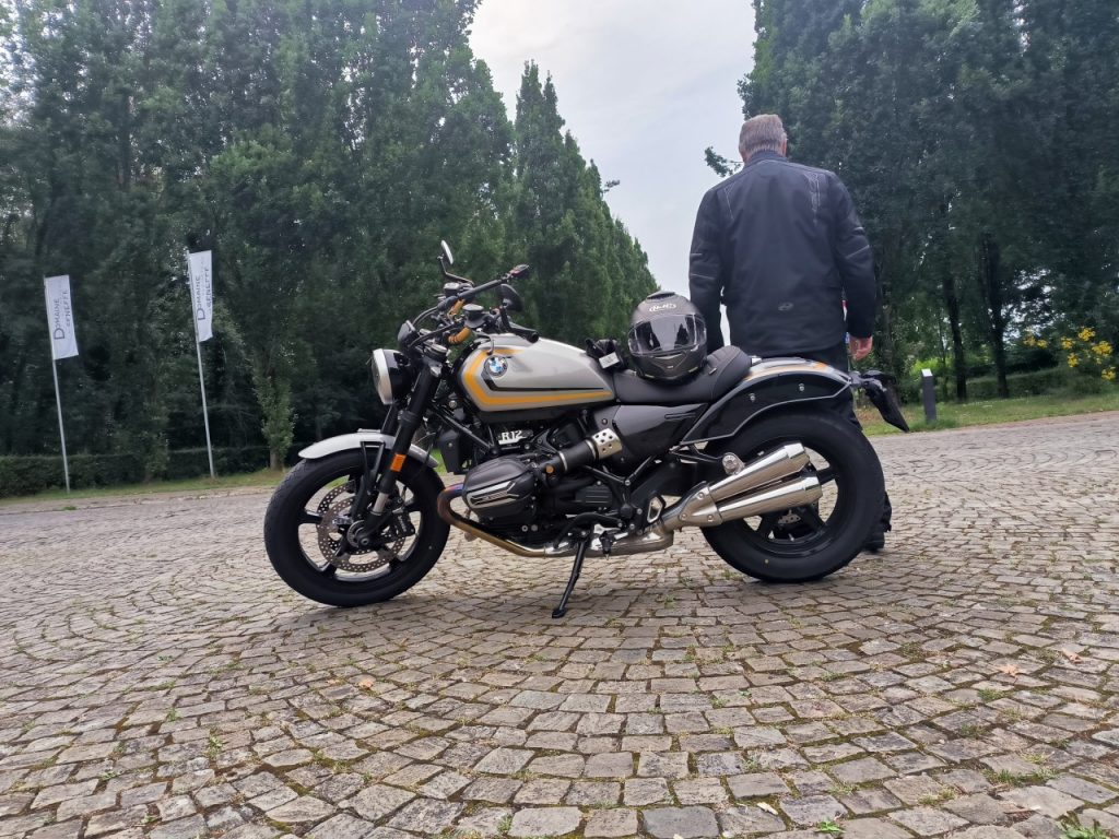 BMW R12 nostalgique ou pas ce beau Boxer ?