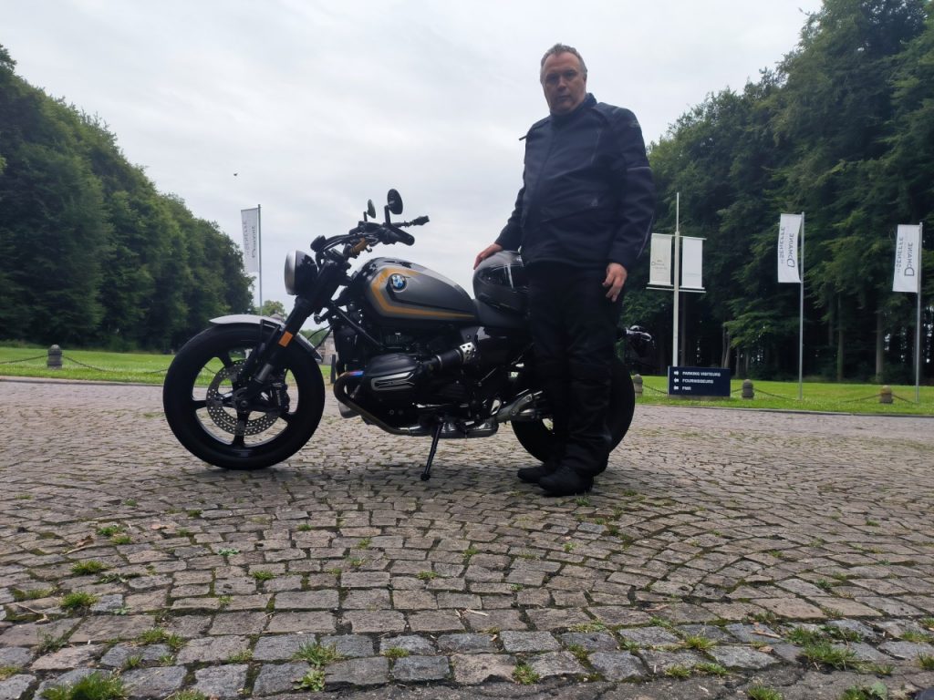 BMW R12 nostalgique ou pas ce beau Boxer ?