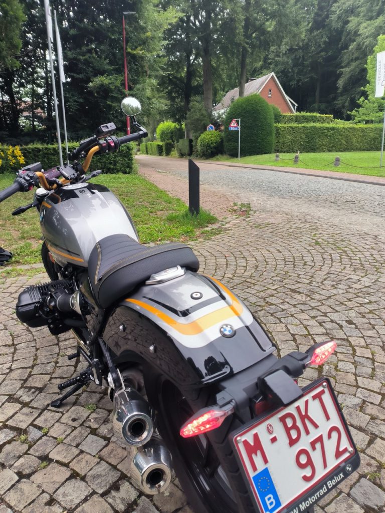 BMW R12 nostalgique ou pas ce beau Boxer ?