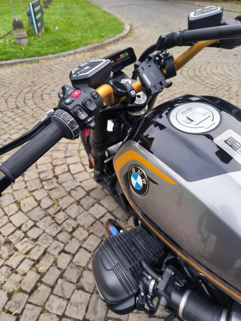 BMW R12 nostalgique ou pas ce beau Boxer ?