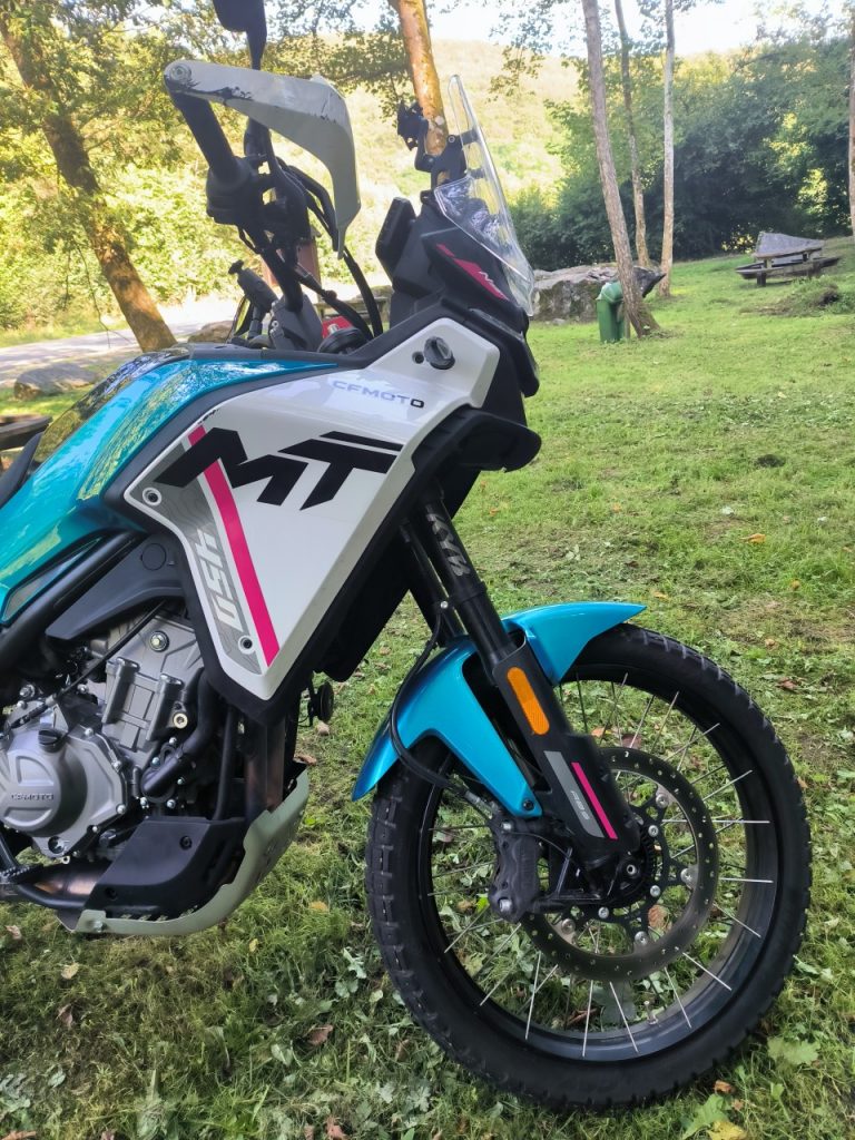 CF-Moto MT450 le trail petite cylindrée mais bicylindre