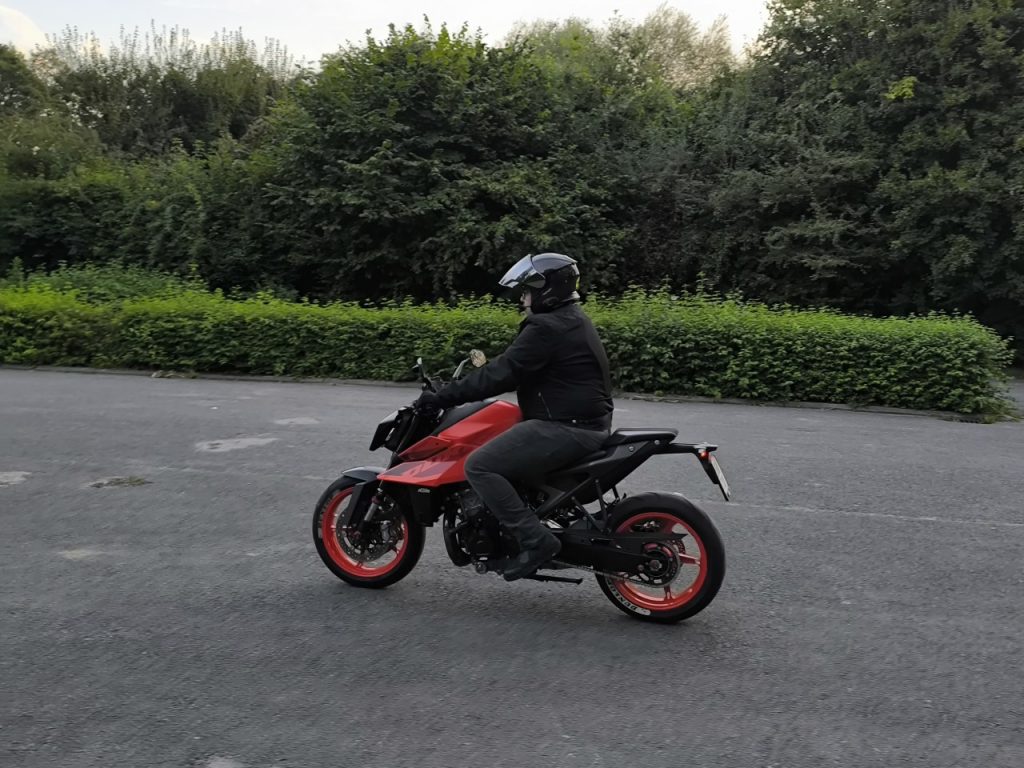 Essai KTM 990 Duke, Spicy toy