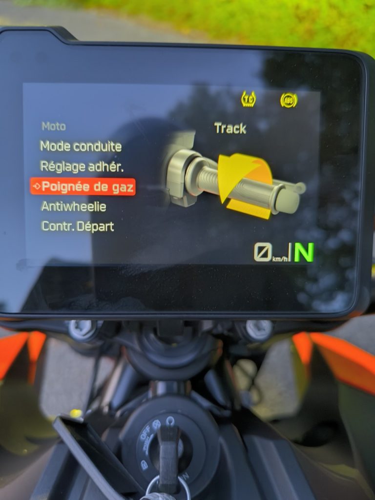 Essai KTM 990 Duke, Spicy toy