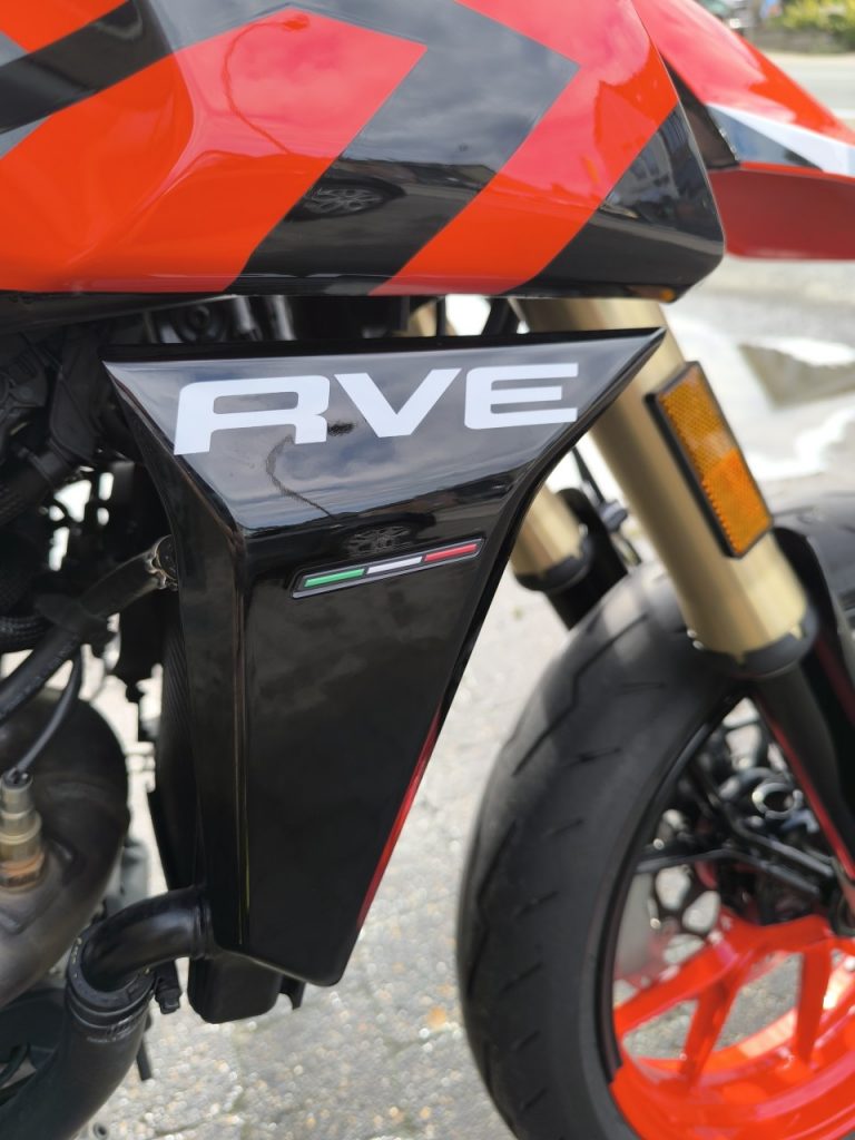  Ducati 698 Hypermotard RVE, jouet pour enfant fortuné.