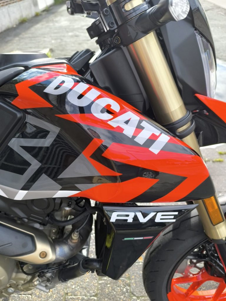  Ducati 698 Hypermotard RVE, jouet pour enfant fortuné.