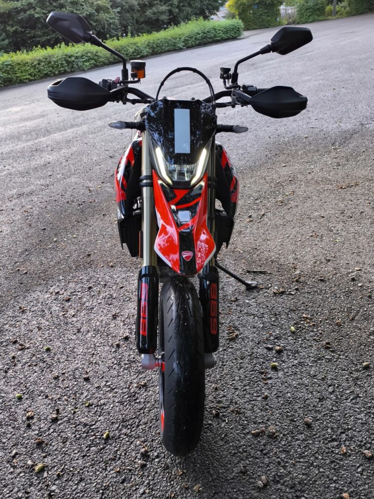  Ducati 698 Hypermotard RVE, jouet pour enfant fortuné.