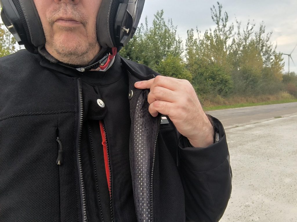 6 mois avec l&rsquo;airbag moto Dainese Smart Jacket