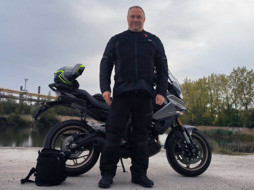 6 mois avec l&rsquo;airbag moto Dainese Smart Jacket